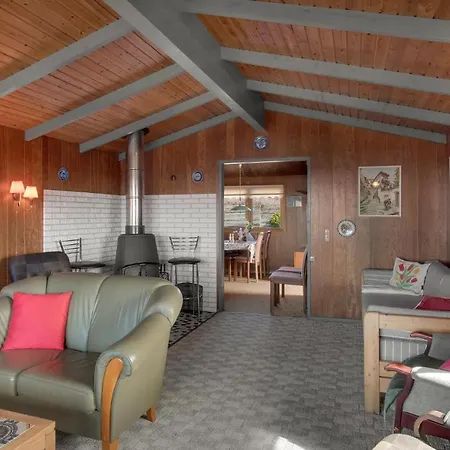 1 Bedroom Awesome In 칼룬드보르그