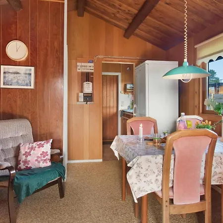 1 Bedroom Awesome In 펜션 *